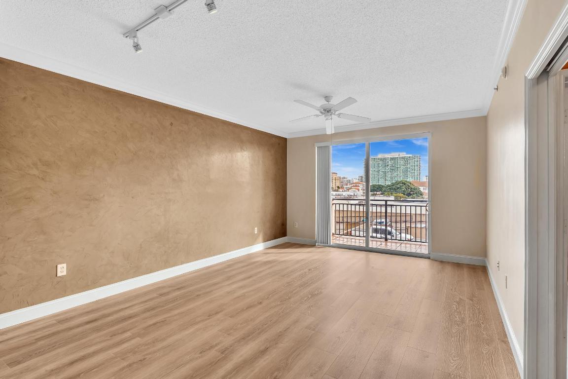 MONTECITO PALM BEACH CONDOMINIUM - Residential