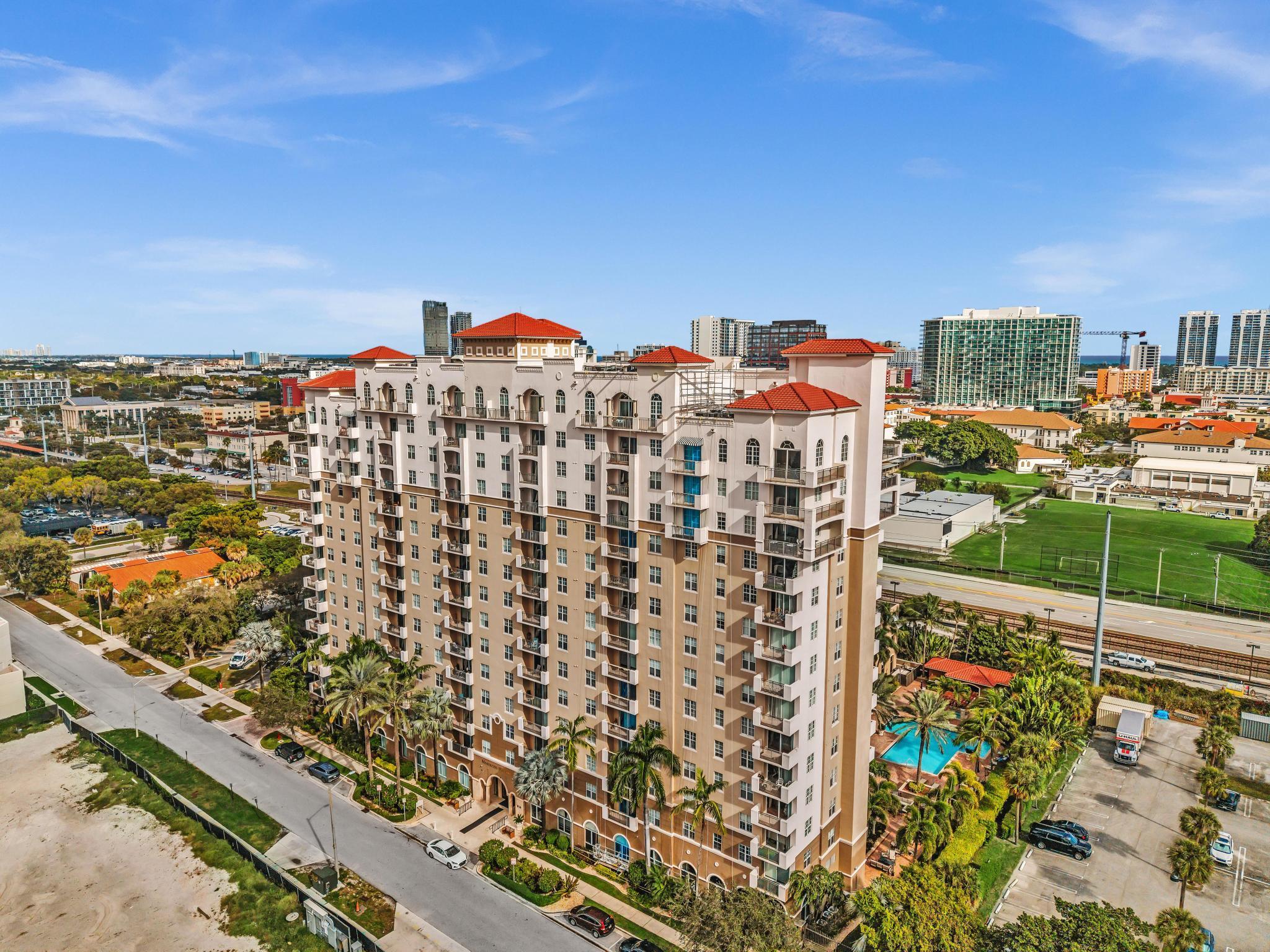 MONTECITO PALM BEACH COND - Residential