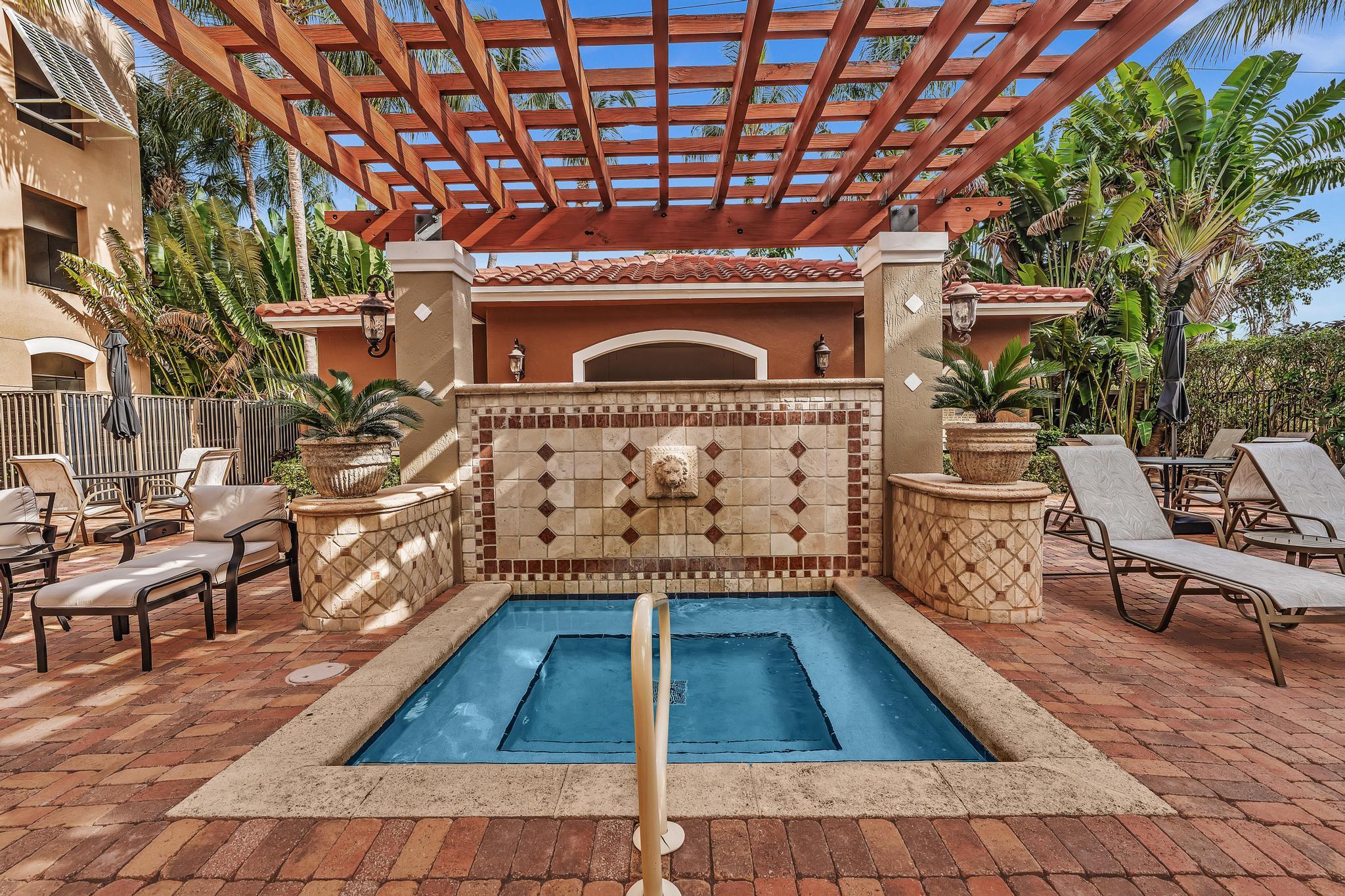 MONTECITO PALM BEACH CONDOMINIUM - Residential