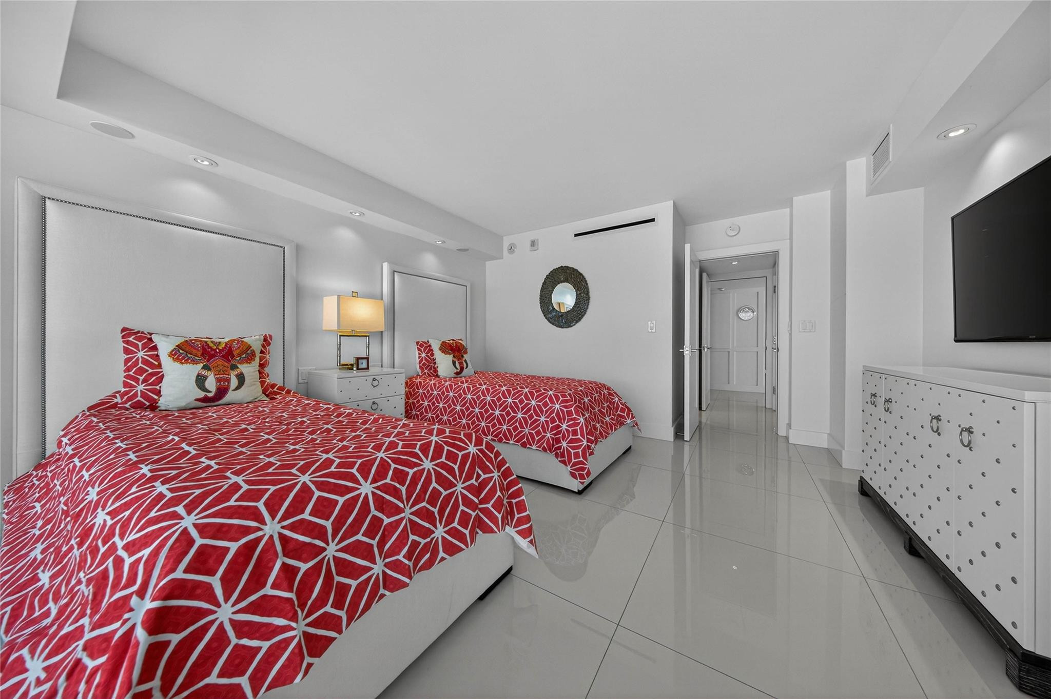 Point of Americas II - Residential