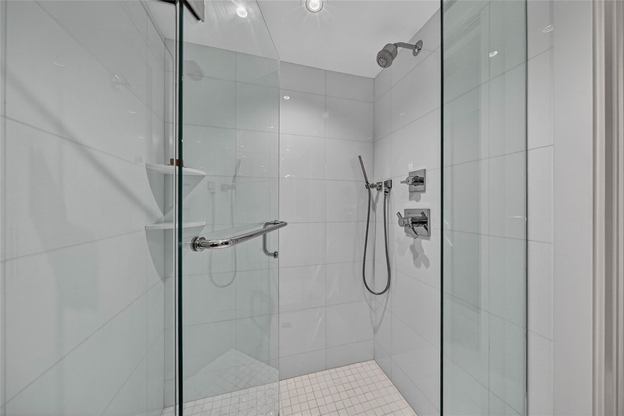 Point of Americas II - Residential