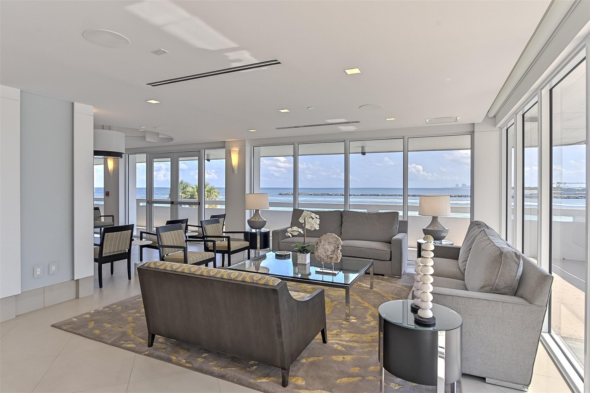 Point of Americas II - Residential