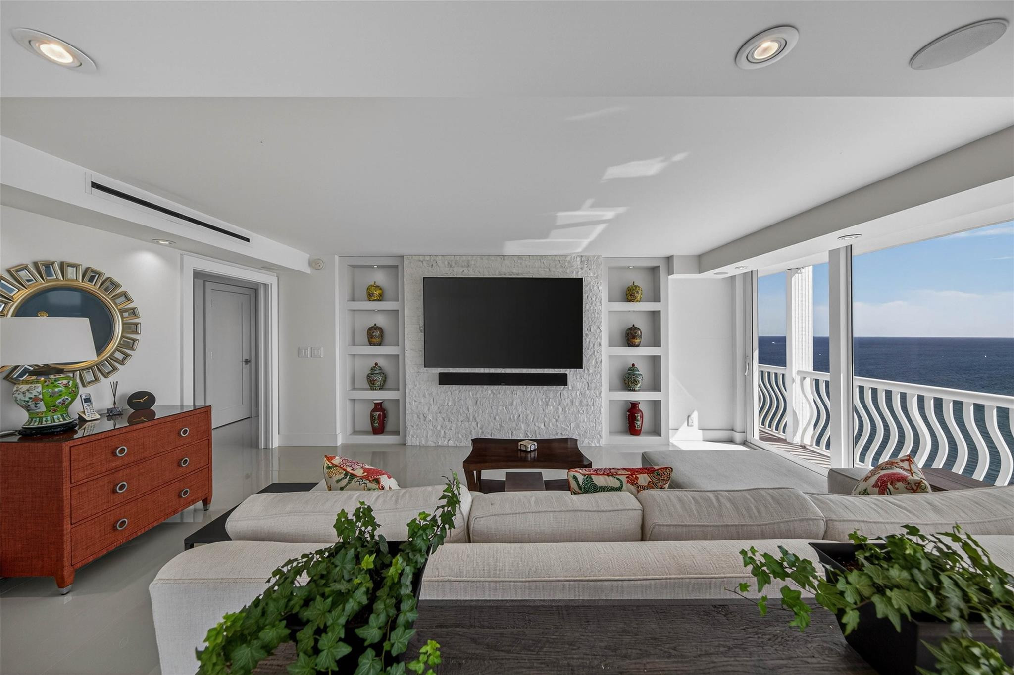 Point of Americas II - Residential