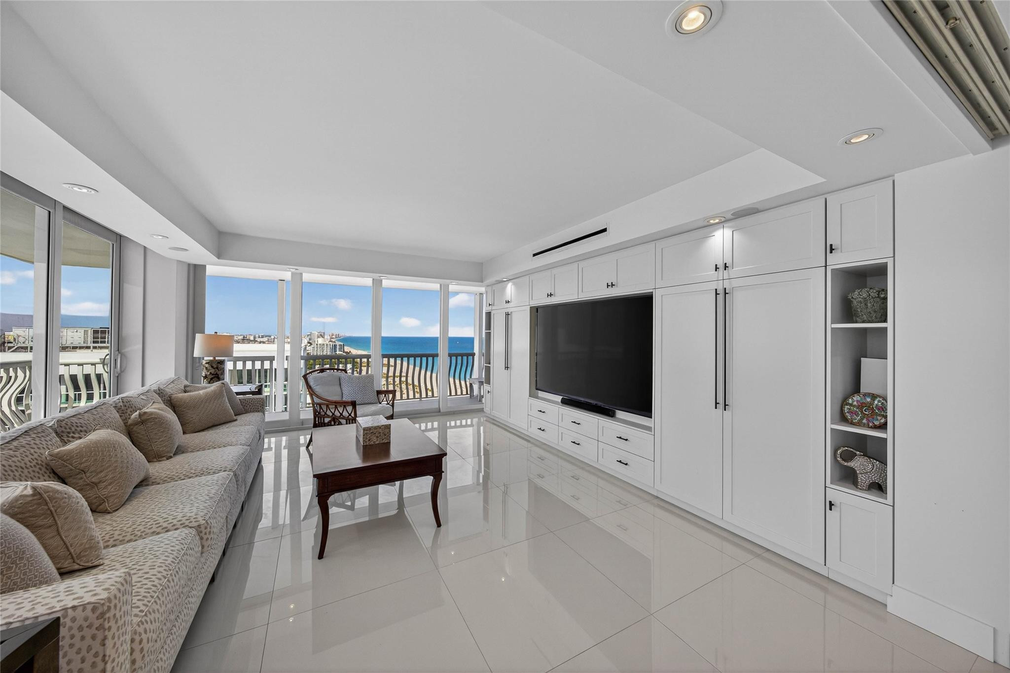 Point of Americas II - Residential