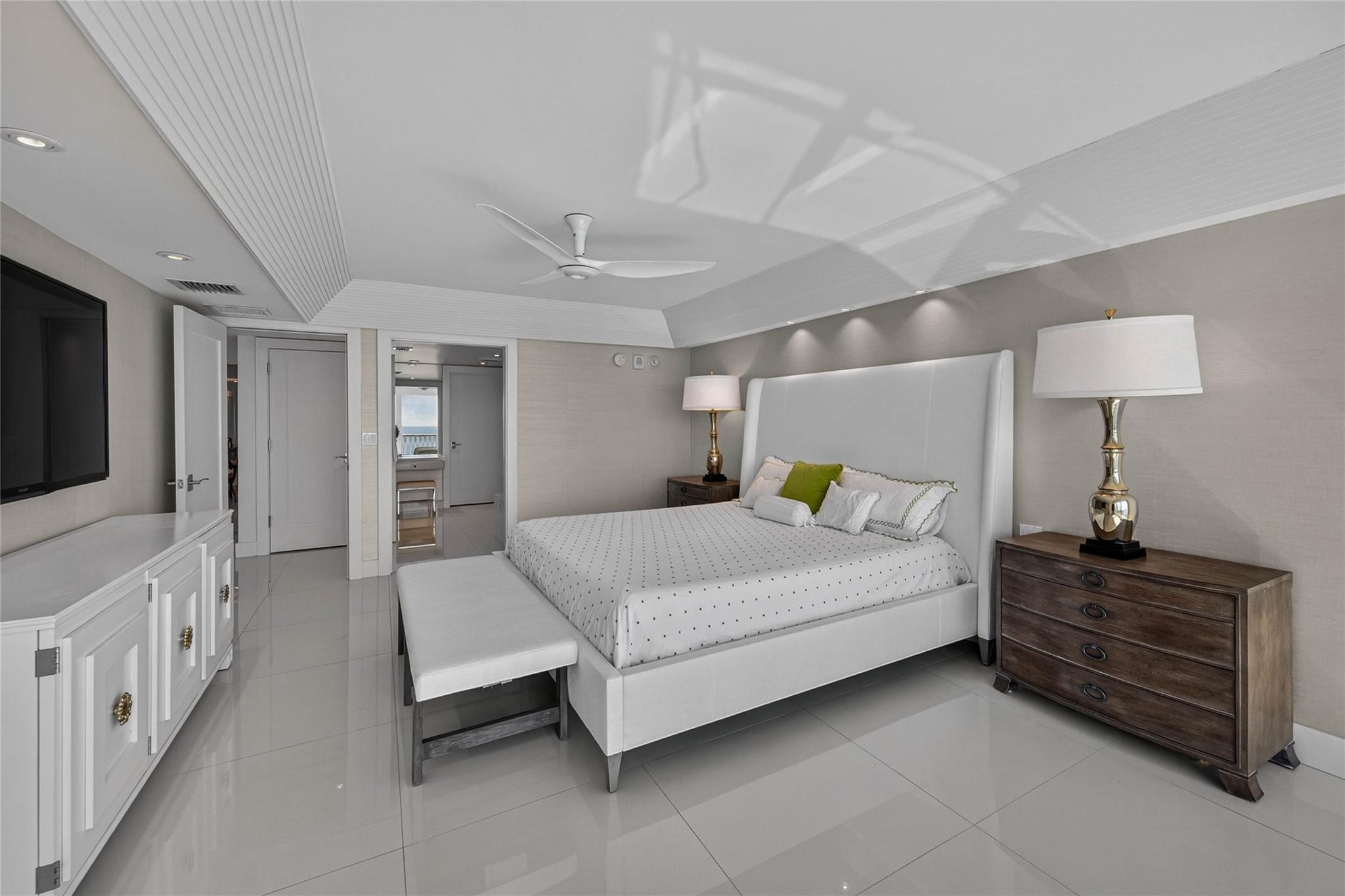 Point of Americas II - Residential