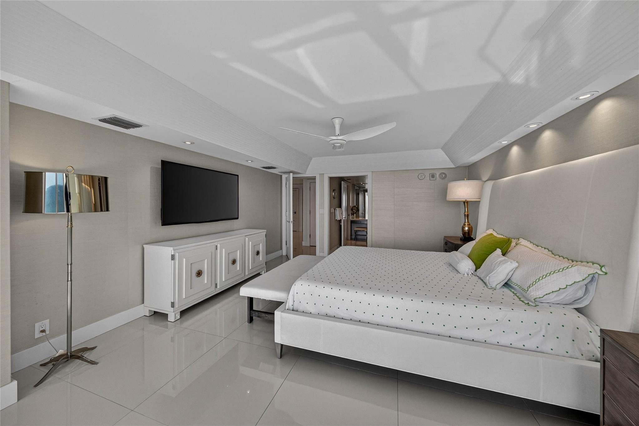 Point of Americas II - Residential