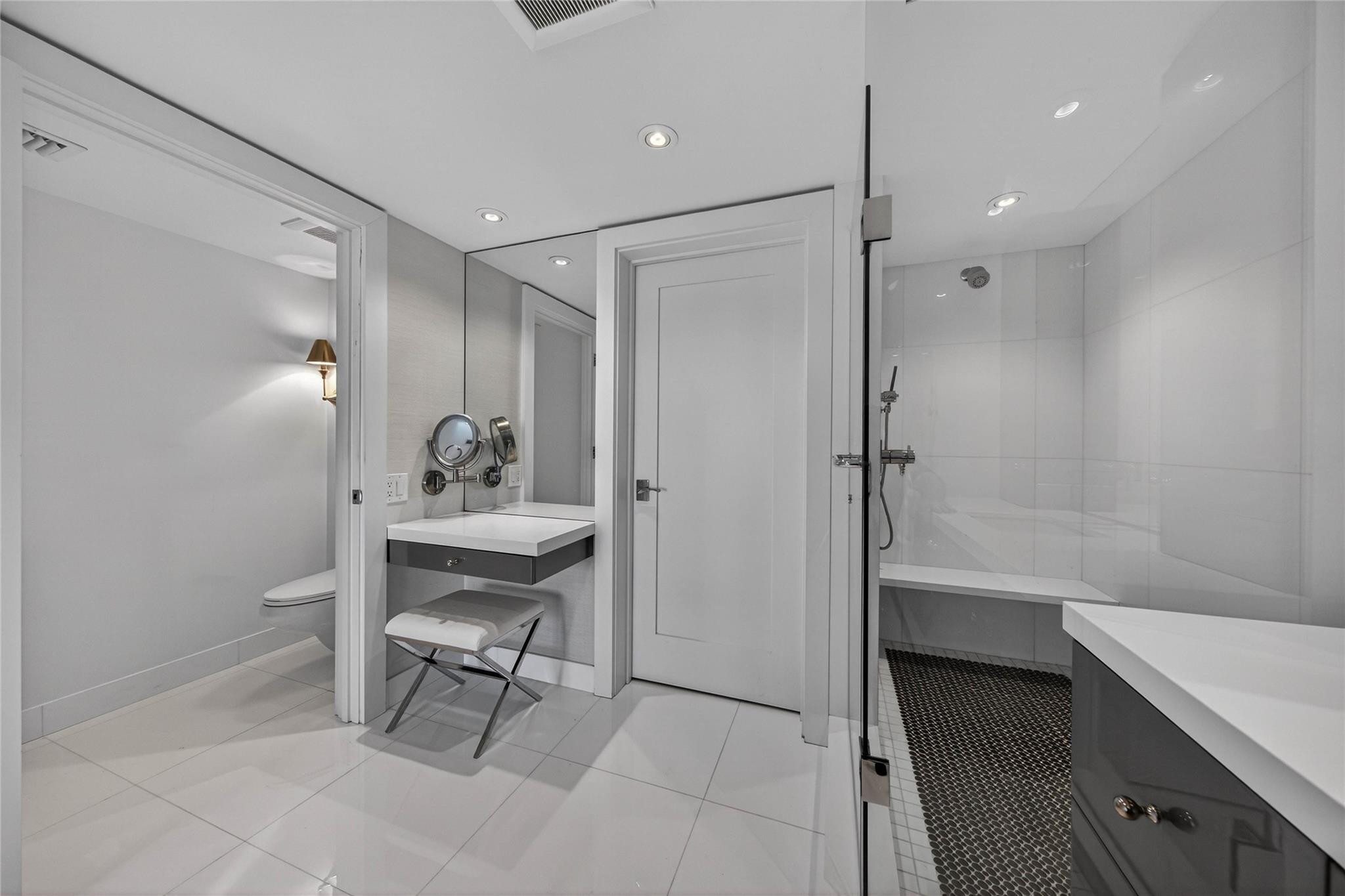 Point of Americas II - Residential