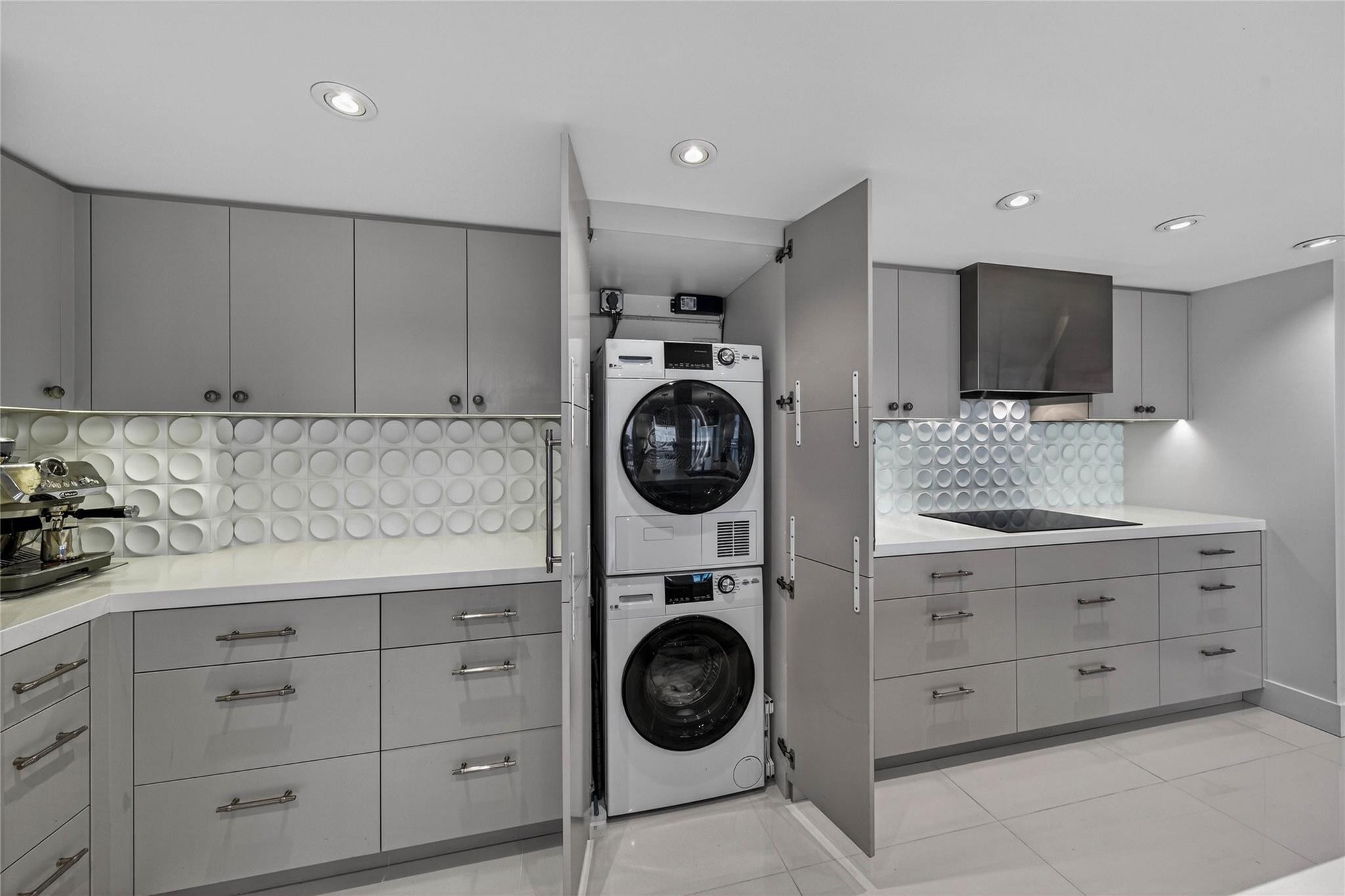 Point of Americas II - Residential