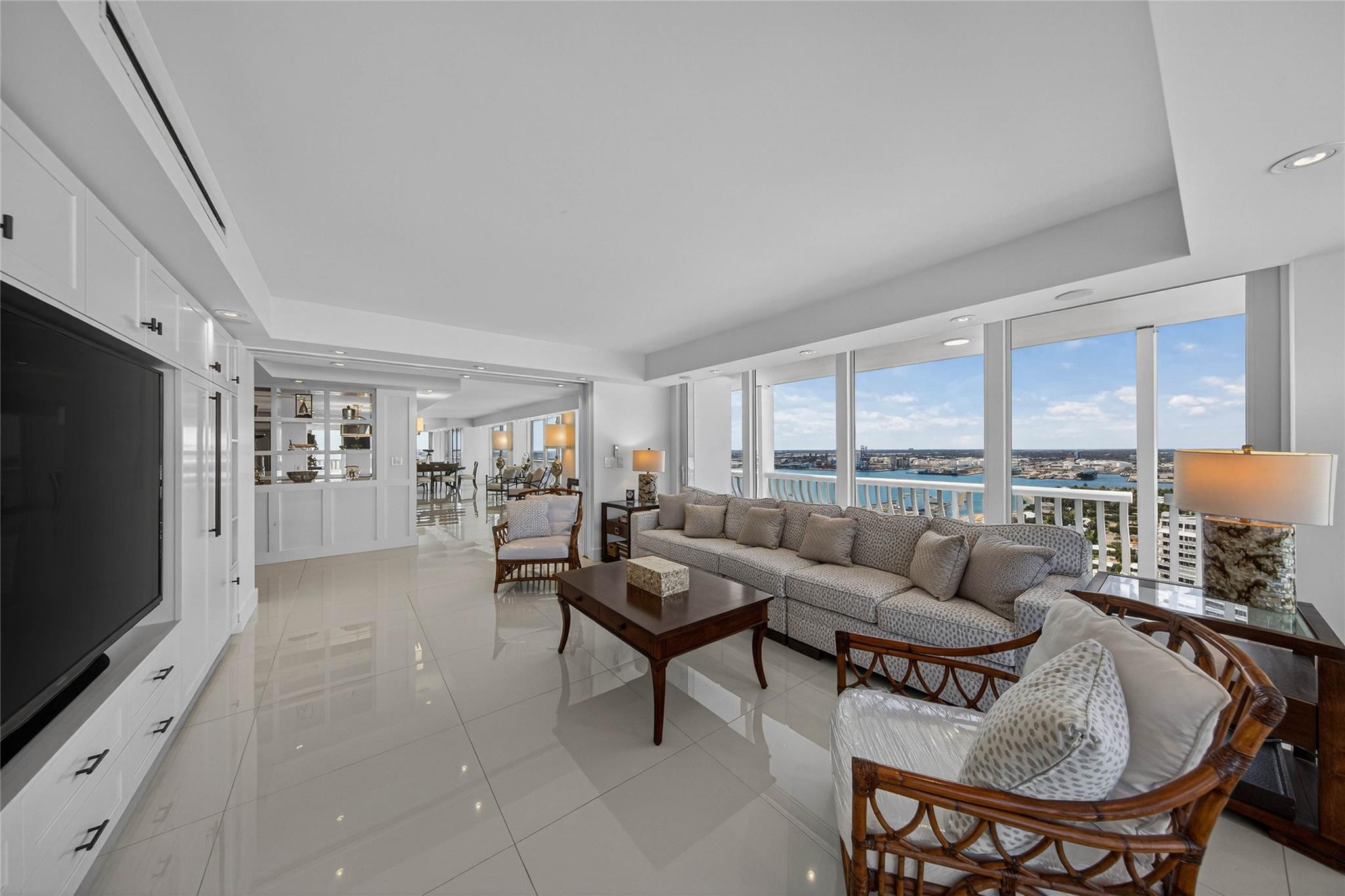 Point of Americas II - Residential