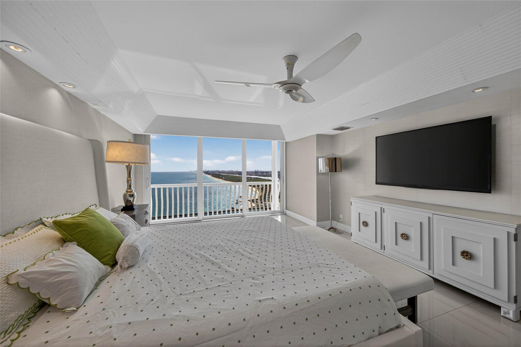 Point of Americas II - Residential