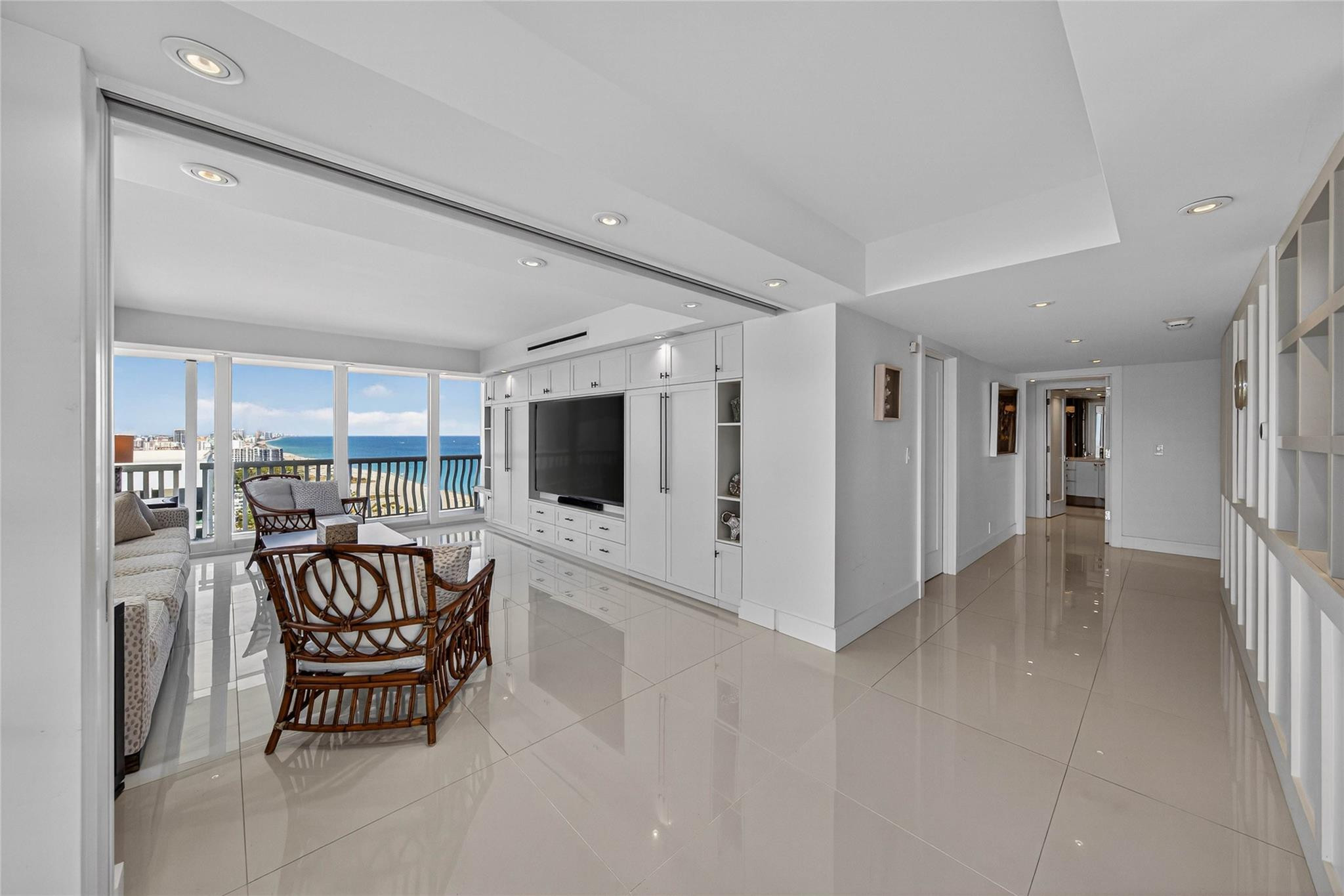 Point of Americas II - Residential