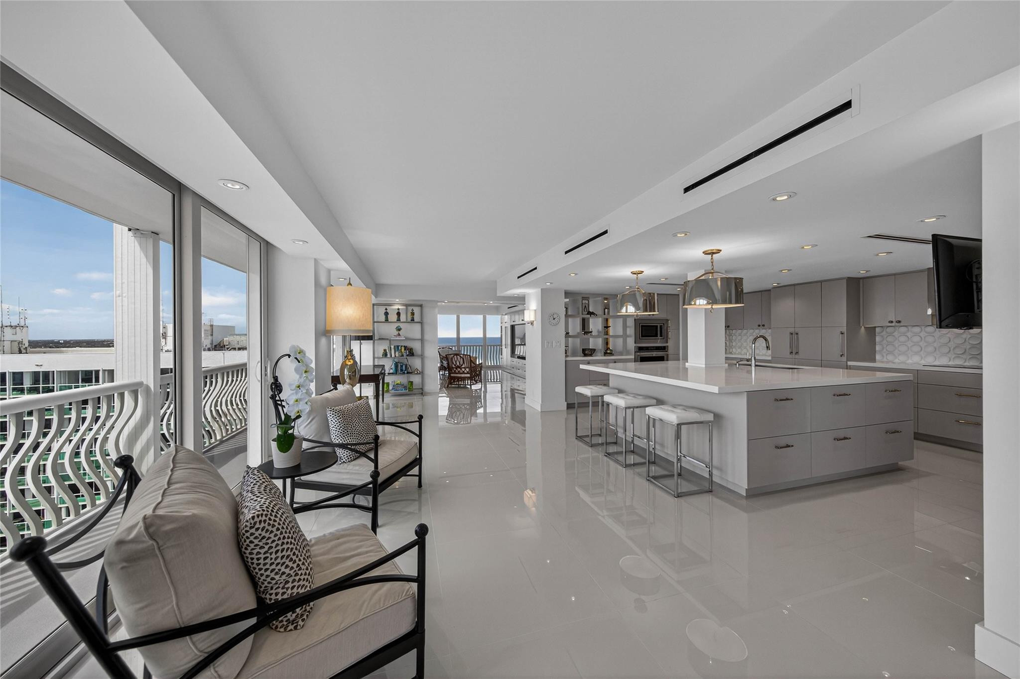 Point of Americas II - Residential