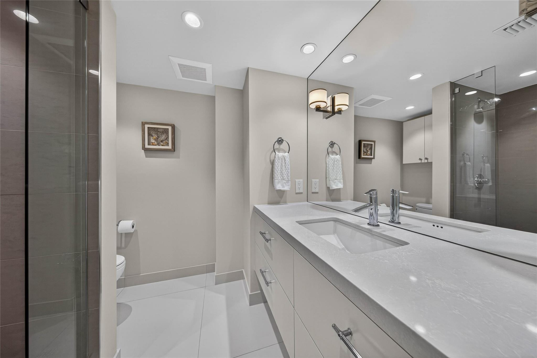 Point of Americas II - Residential