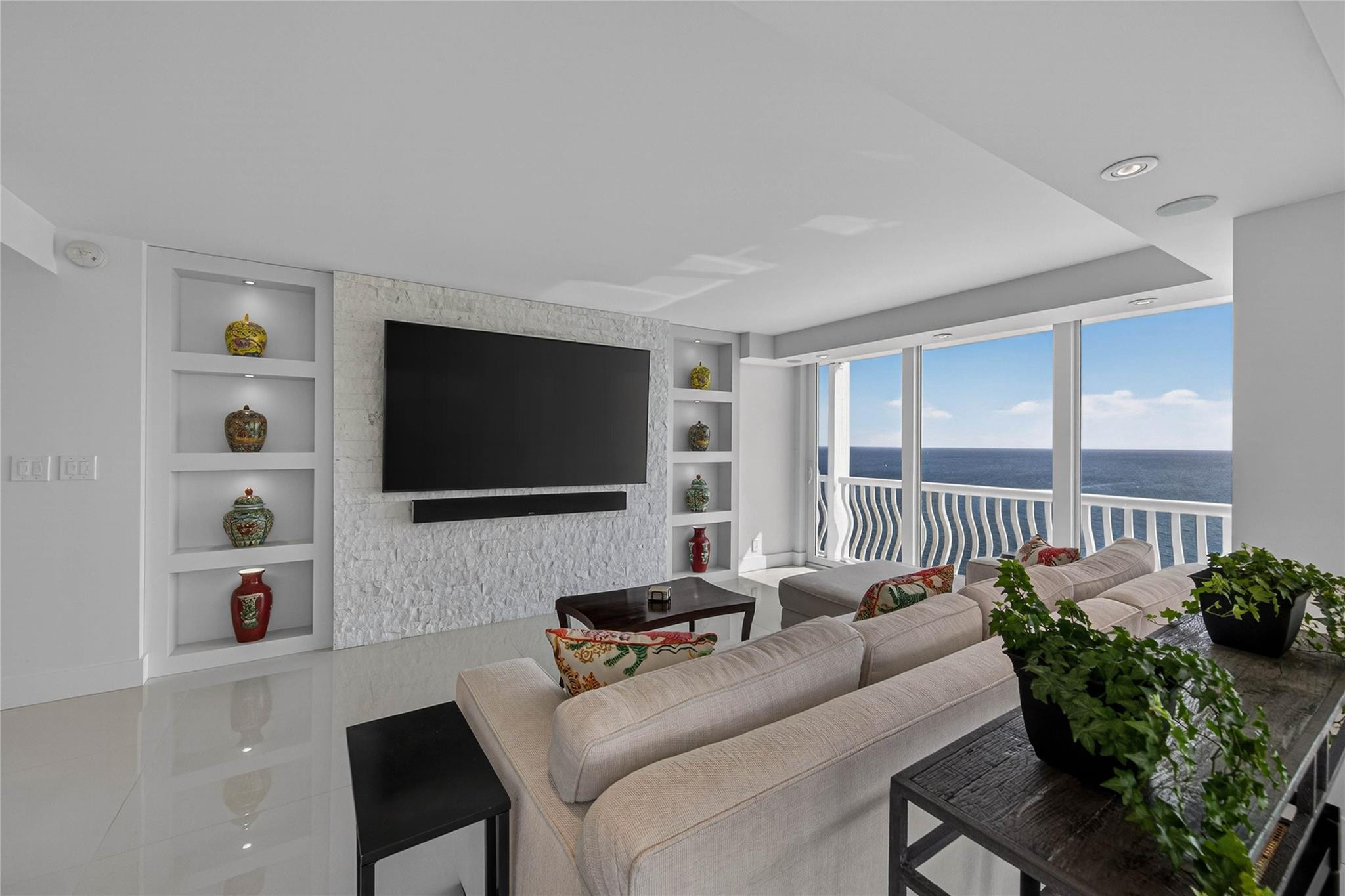 Point of Americas II - Residential