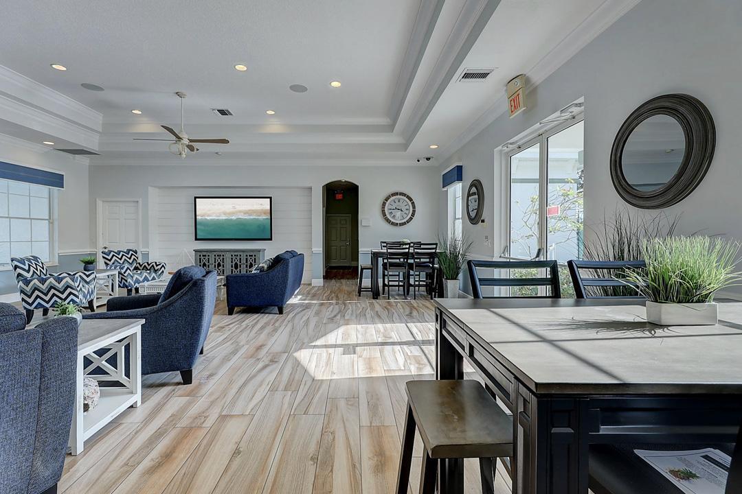 JENSEN BEACH COUNTRY CLUB - Residential