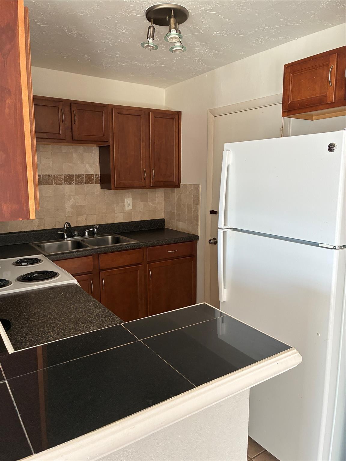 river shores - Residential Lease