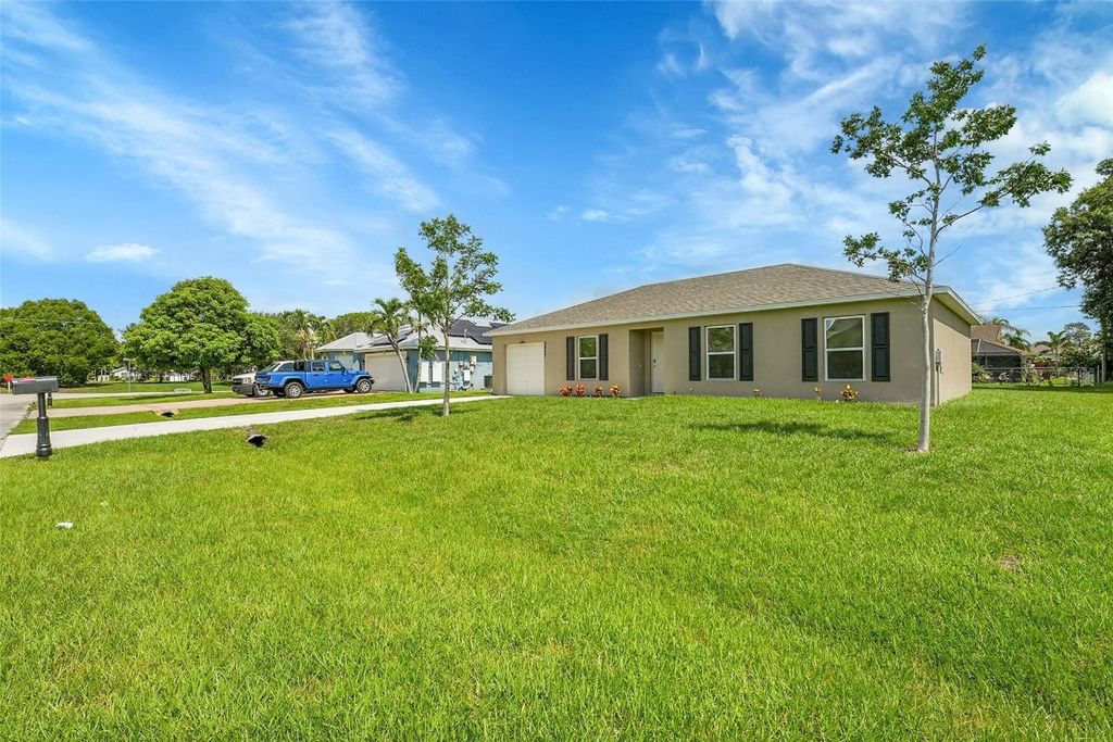 Photo of 2457 SE Tracy Avenue, Port Saint Lucie, FL 34952 (MLS # F10513504)