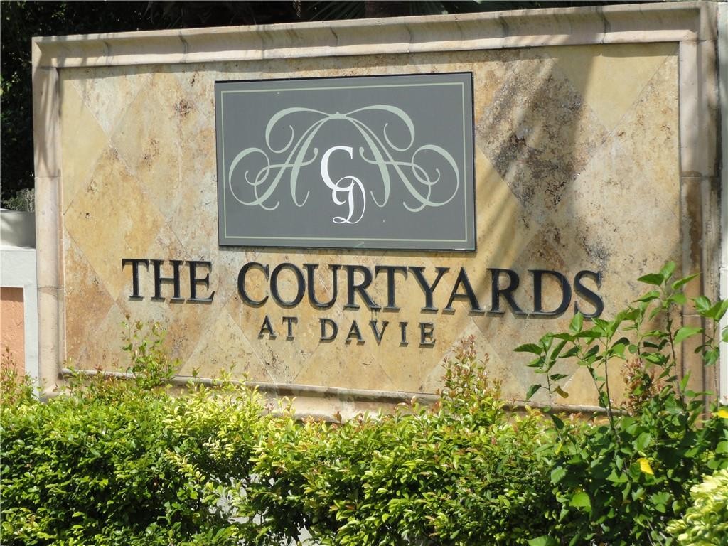 Courtyard at Davie - Residential