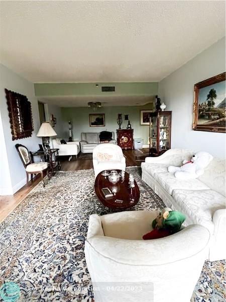 WELLESLEY PARK - Residential