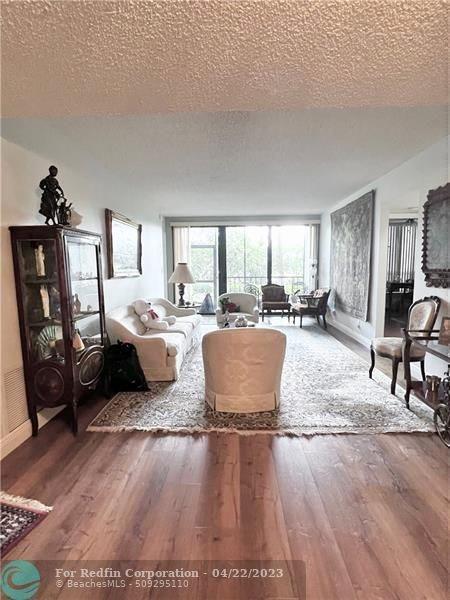 WELLESLEY PARK - Residential