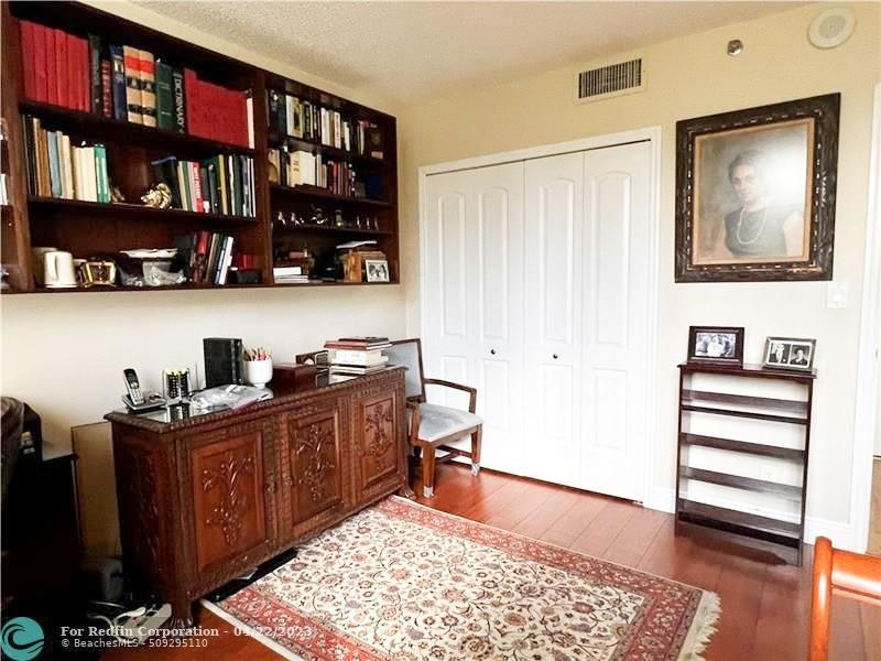 WELLESLEY PARK - Residential