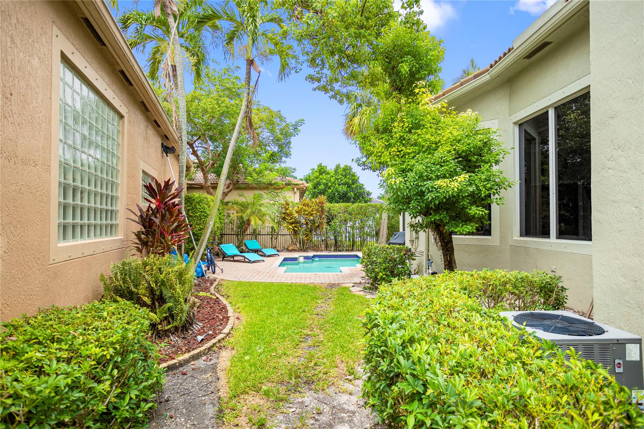 HERON BAY FOUR - Residential