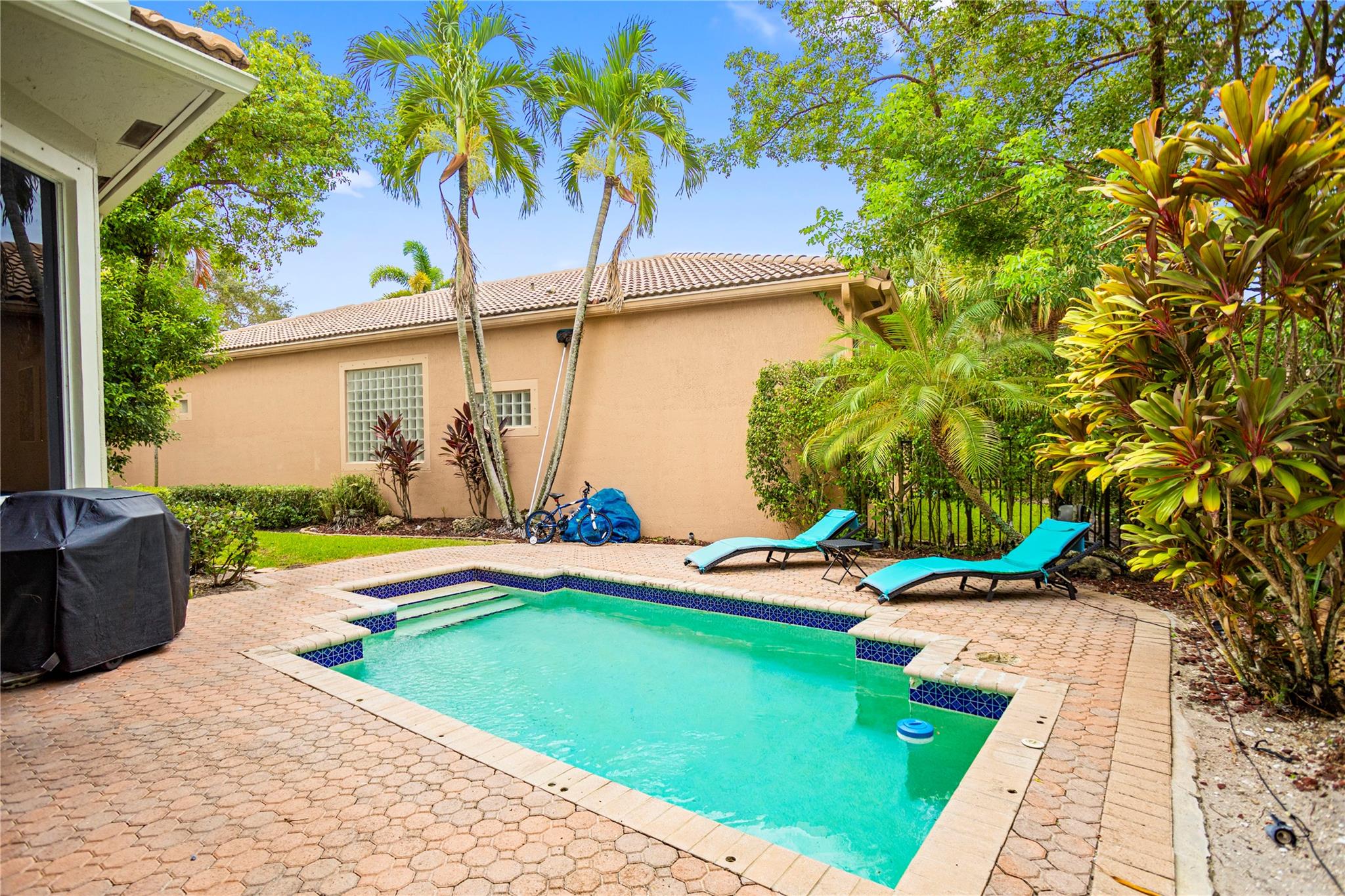 HERON BAY FOUR - Residential