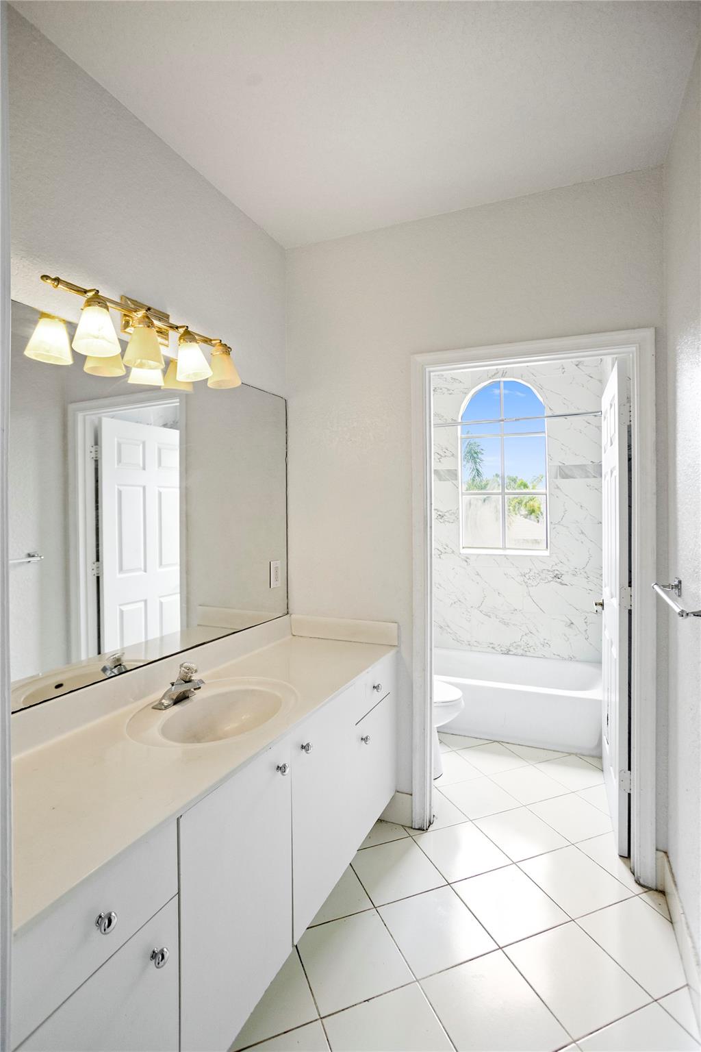 HERON BAY FOUR - Residential