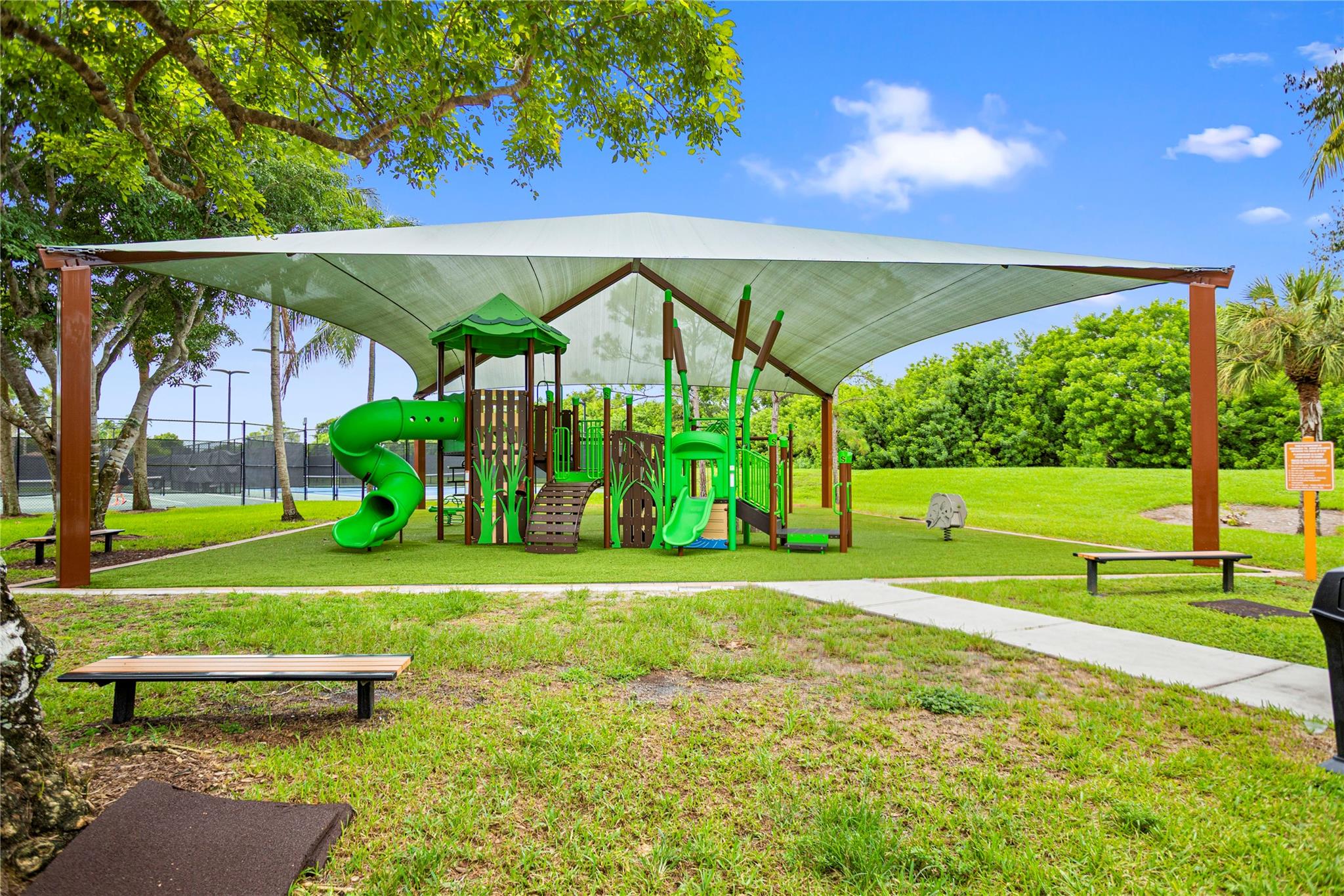 HERON BAY FOUR - Residential