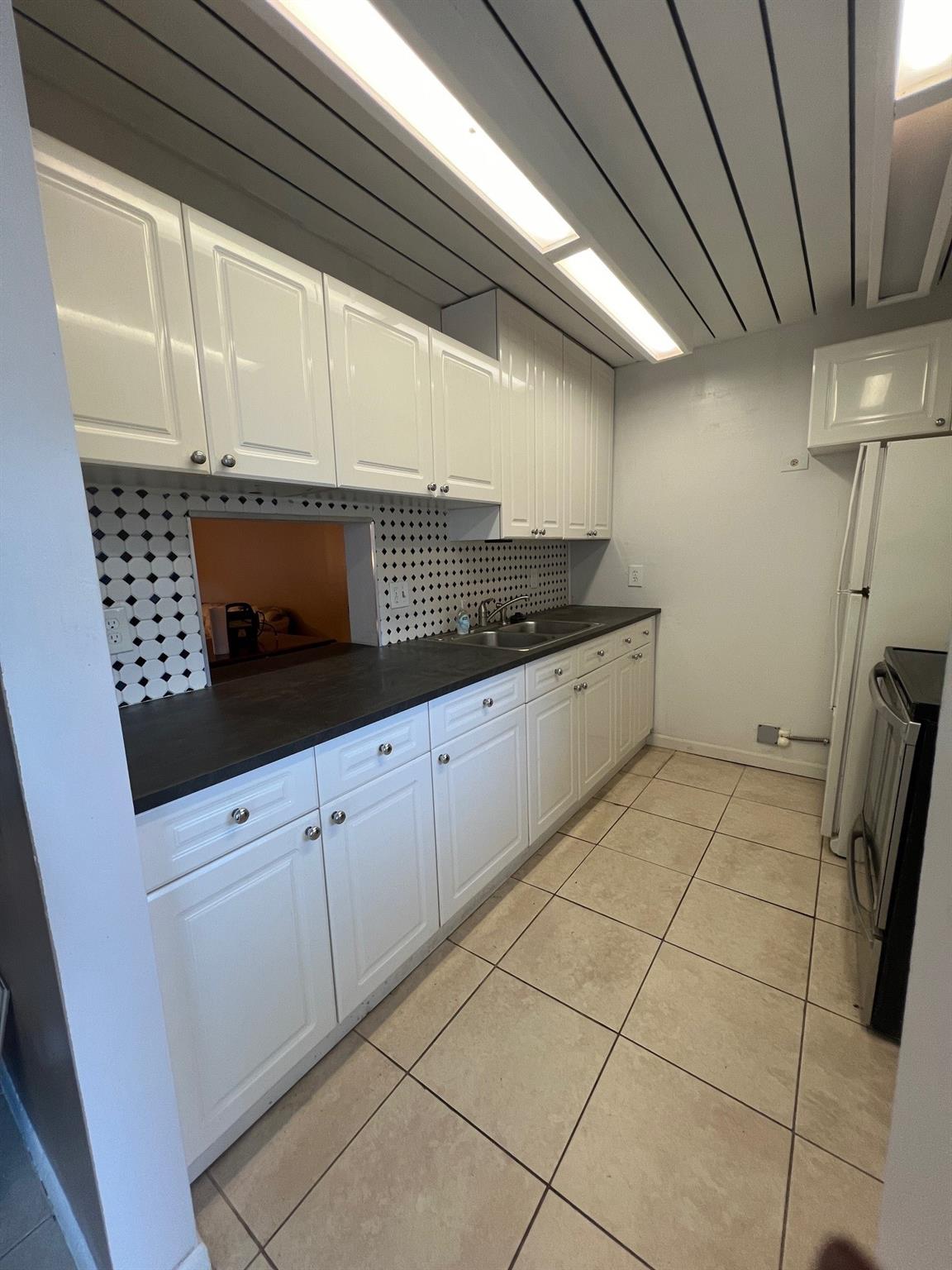 View photos, virtual tours, details... 2515 NE 2nd Ct 115