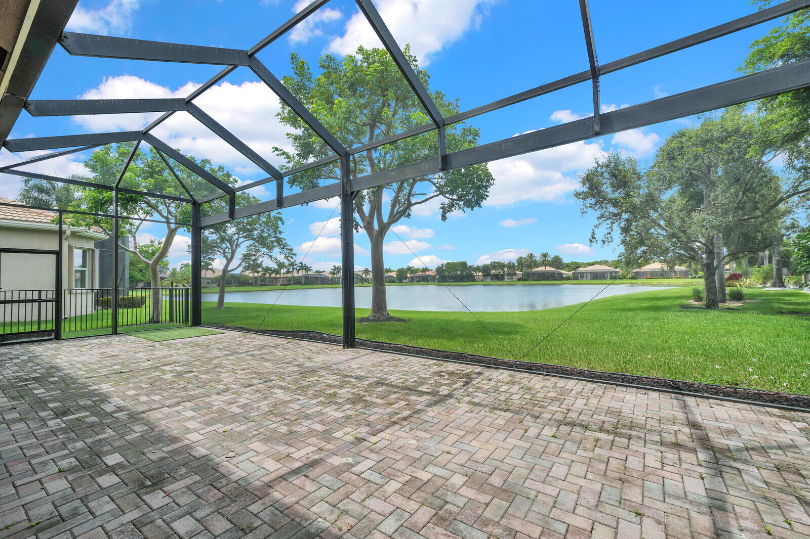 10469 Whitewind Circle