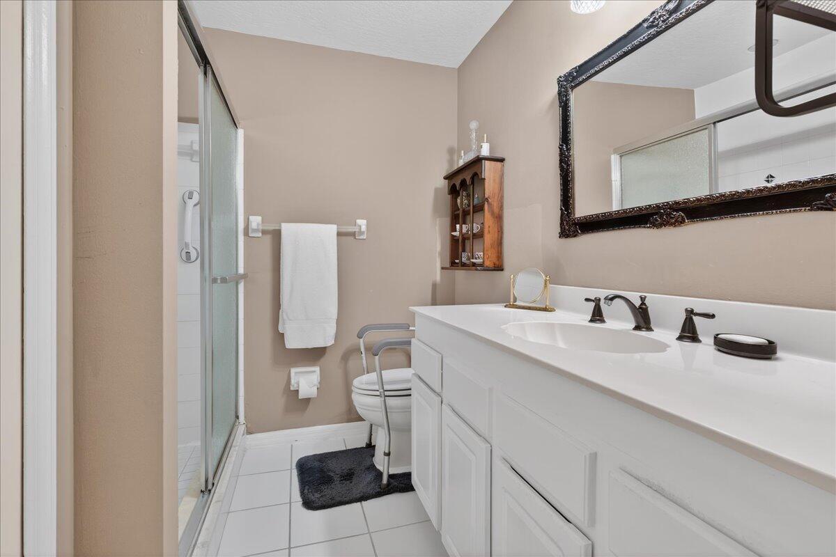 LAKE IN THE WOODS AT VERO - Residential