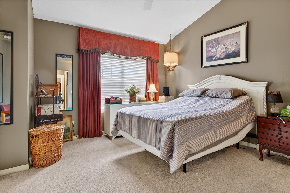 LAKE IN THE WOODS AT VERO - Residential