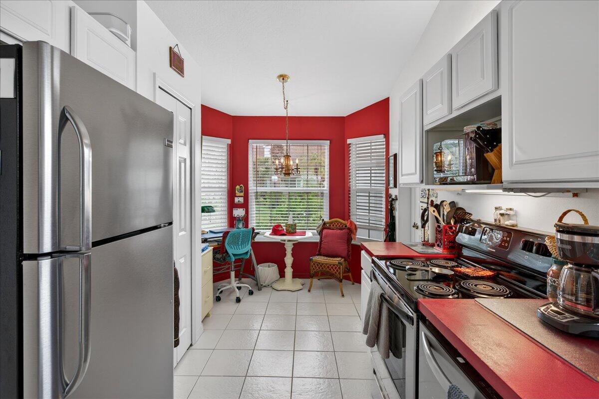 LAKE IN THE WOODS AT VERO - Residential