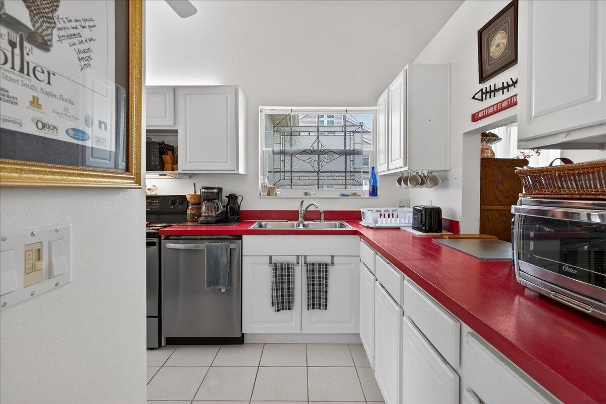 LAKE IN THE WOODS AT VERO - Residential