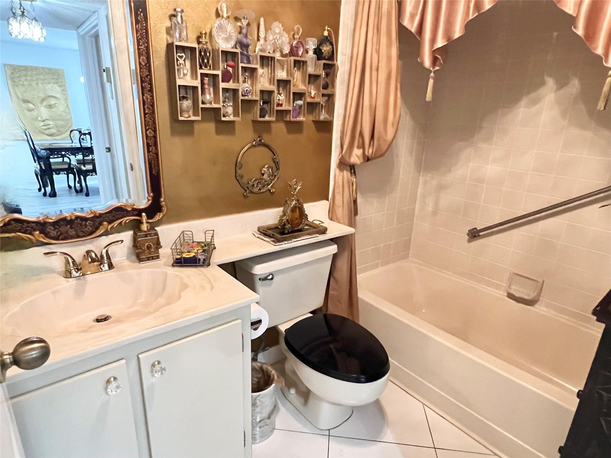 Kings Point Clairmont - Residential