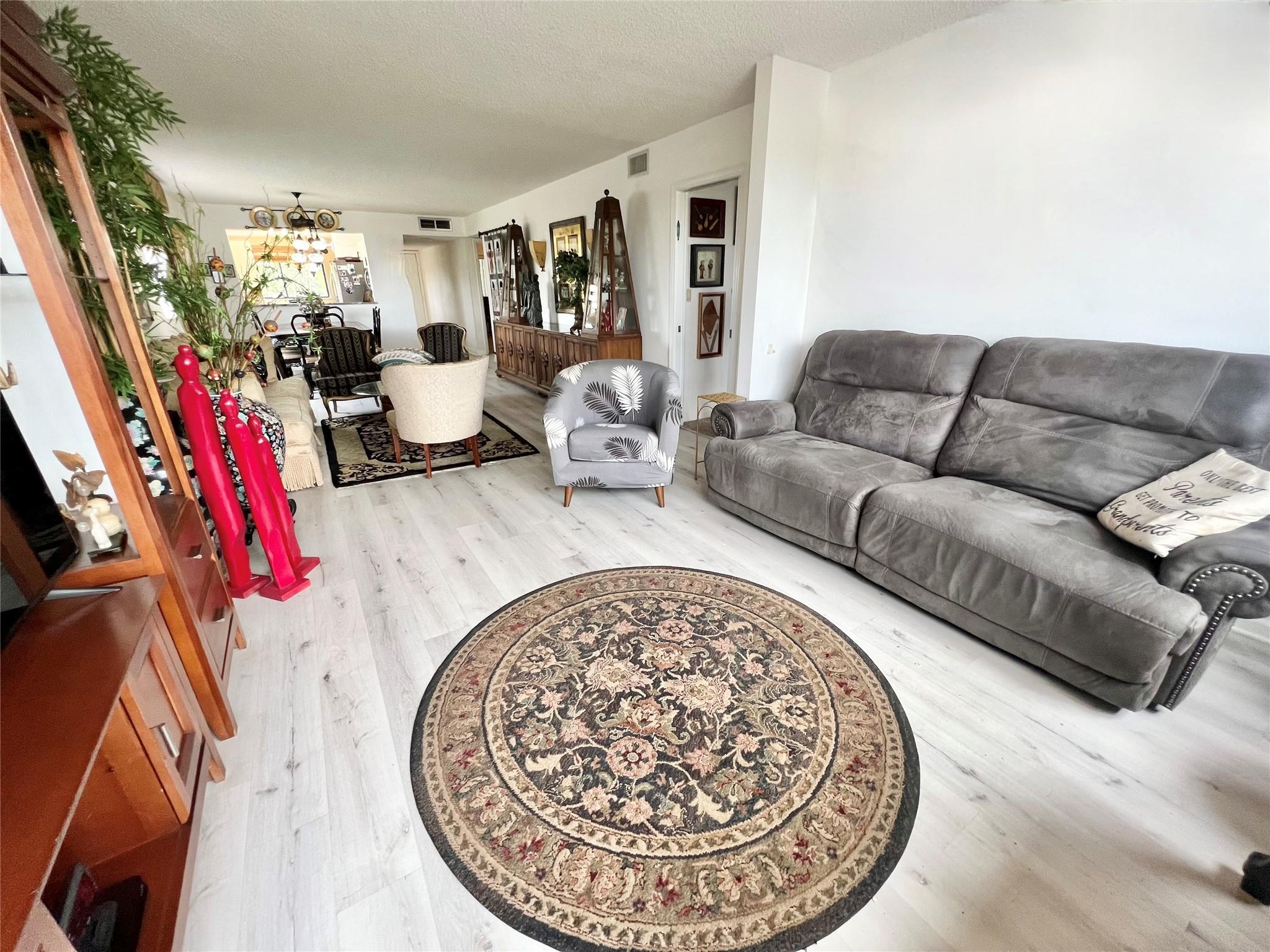 Kings Point Clairmont - Residential
