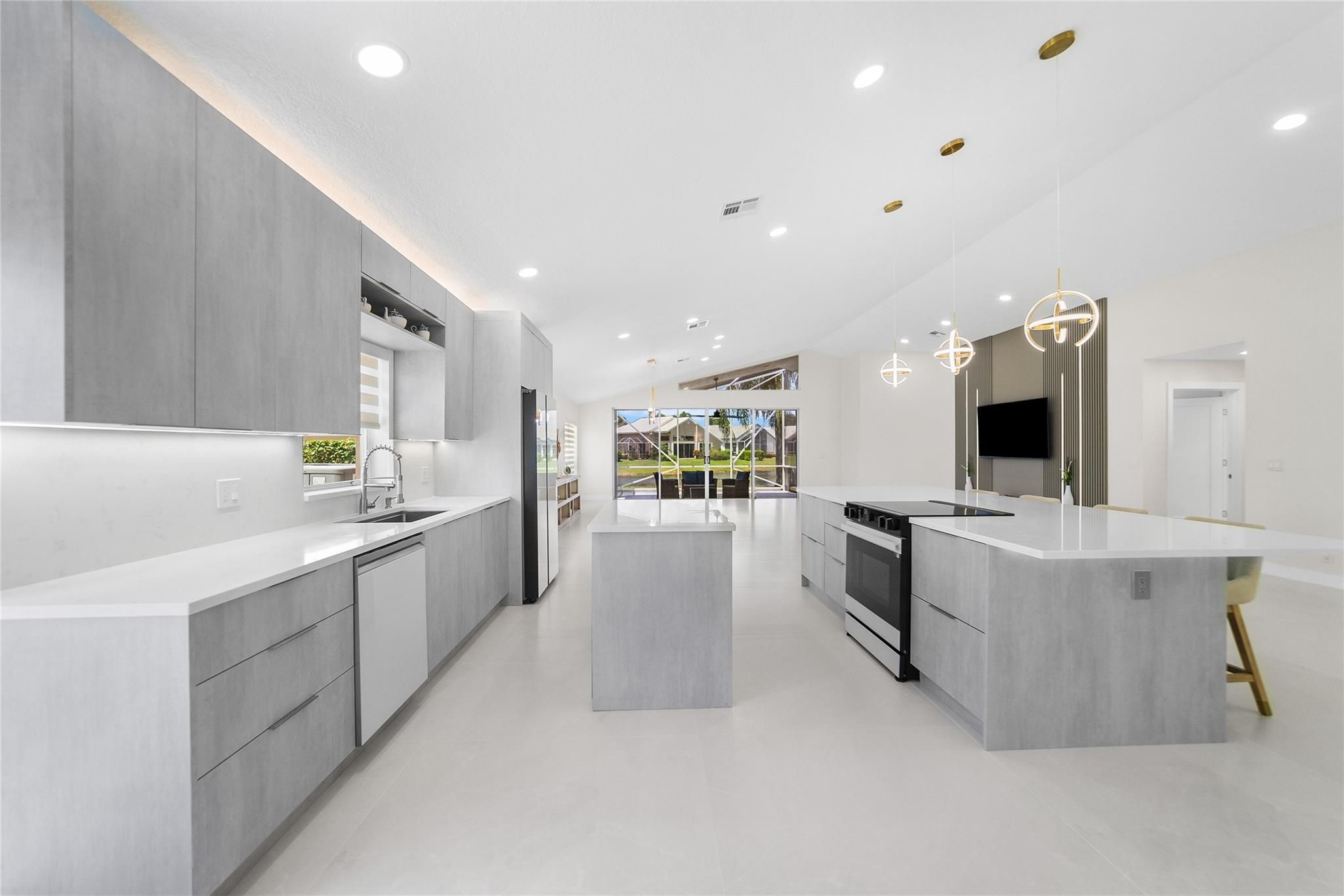 11824 Fountainside Cir