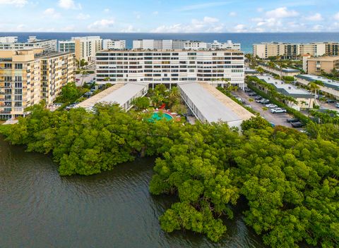 A home in South Palm Beach