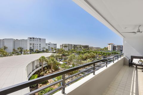 A home in South Palm Beach