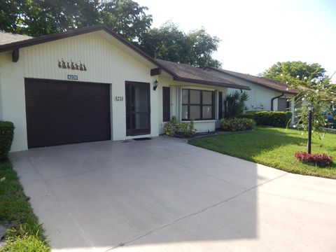 6239 Lakemont Circle Greenacres FL 33463