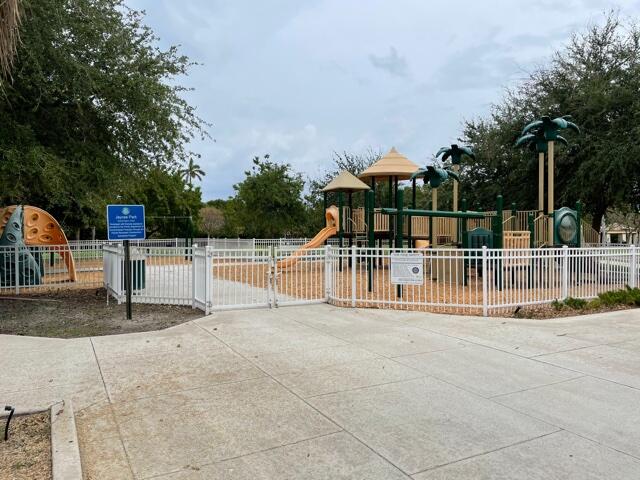 VILLA DEL SOL CONDO - Residential