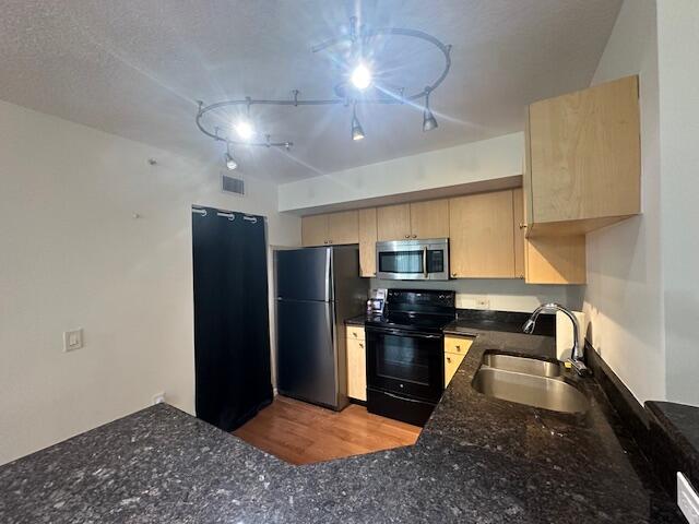 VILLA DEL SOL CONDO - Residential