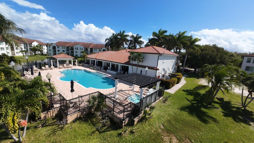 Photo of 401 Villa Circle, Boynton Beach, FL 33435 (MLS # R11166940)