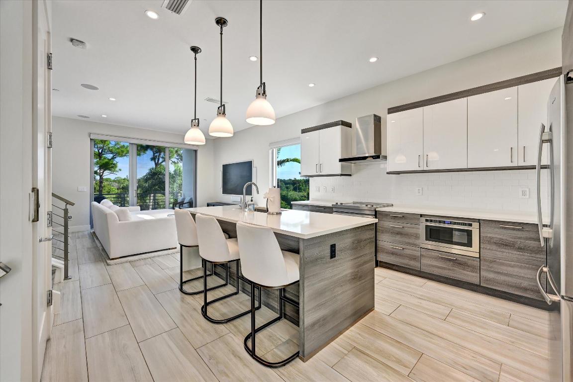 SPANISH RIVER TOWNHOMES - Residential