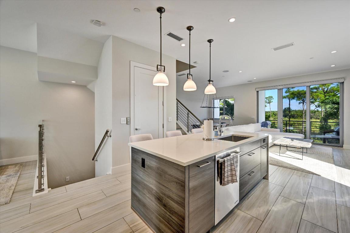 SPANISH RIVER TOWNHOMES - Residential