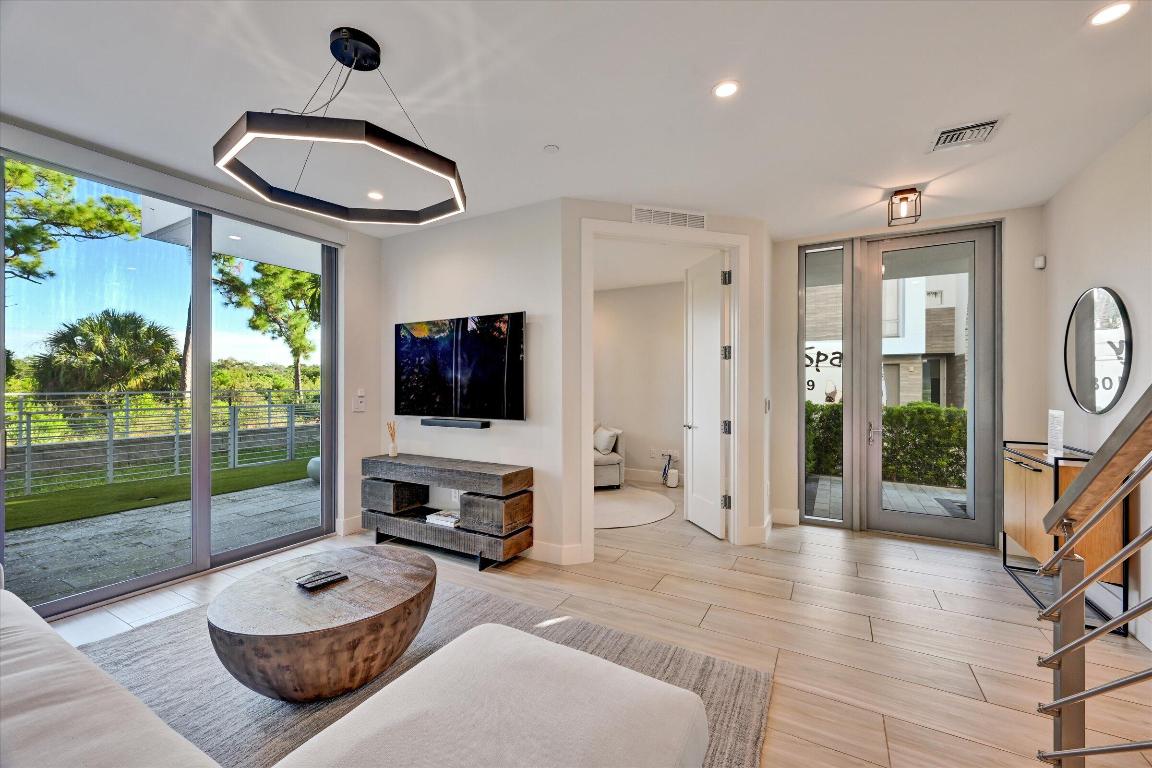 SPANISH RIVER TOWNHOMES - Residential