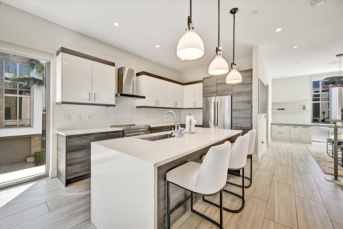 SPANISH RIVER TOWNHOMES - Residential