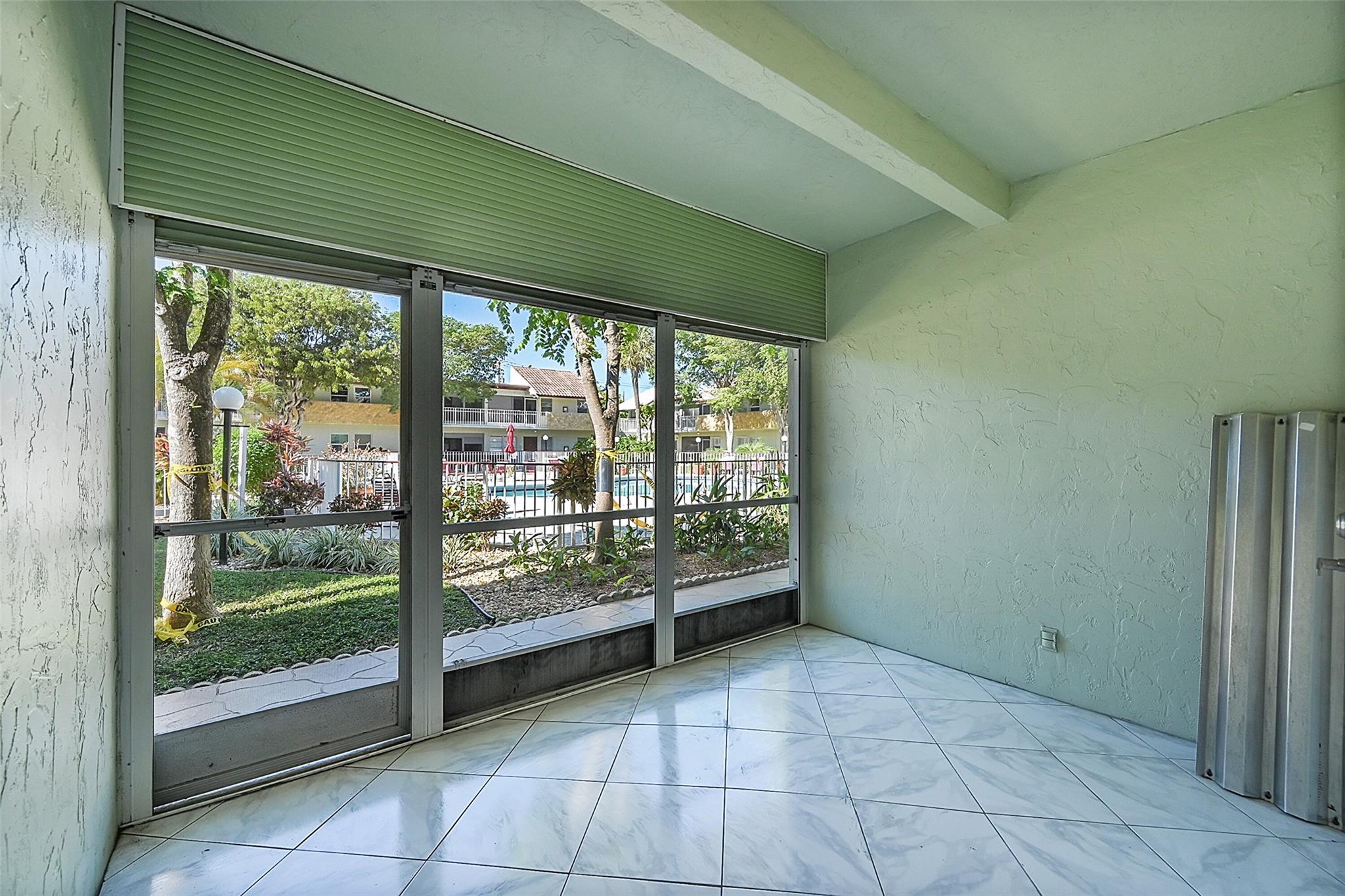 860 SE 6th Ave 304