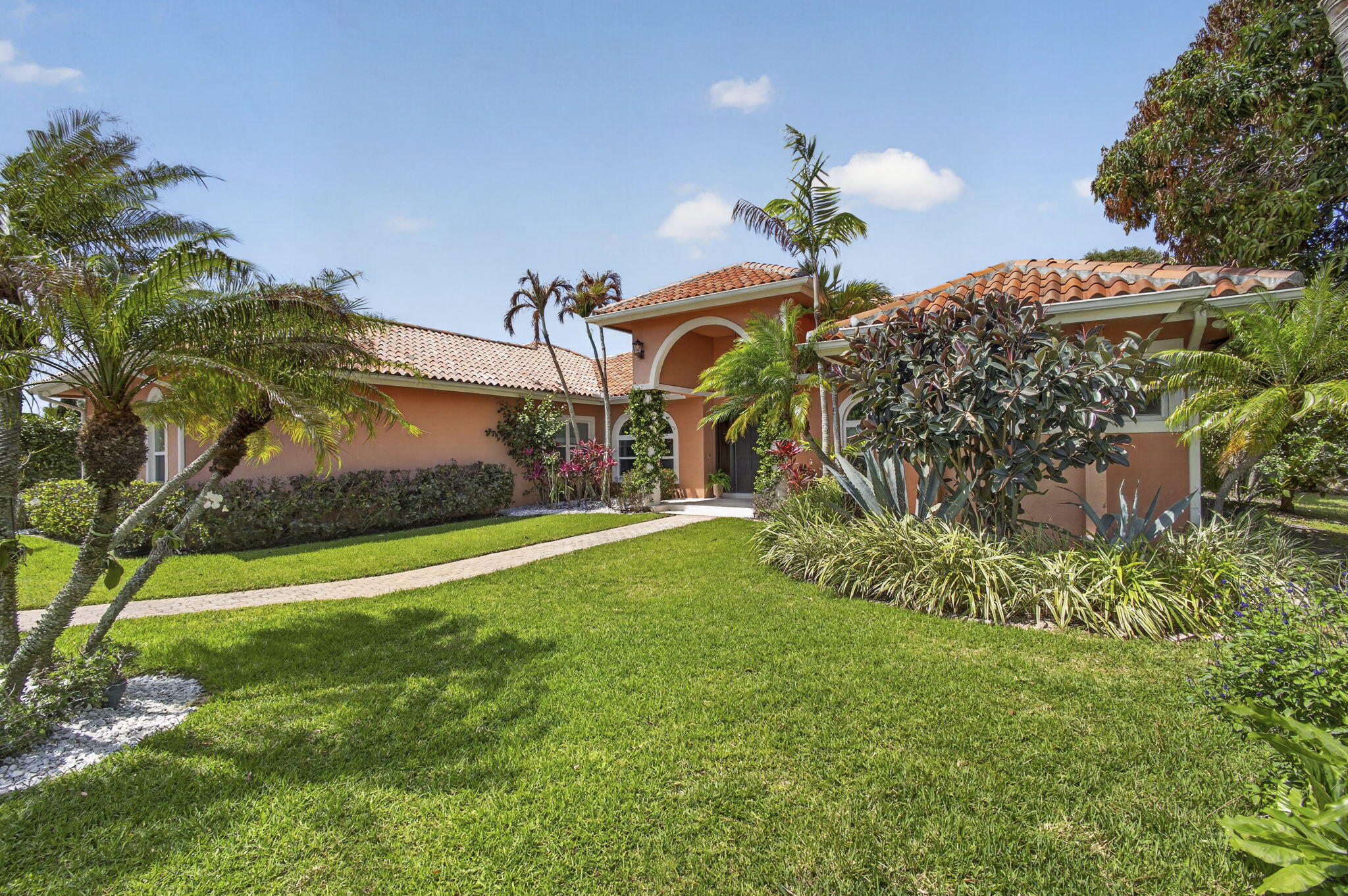 MYSTIC COVE - Residential Lease